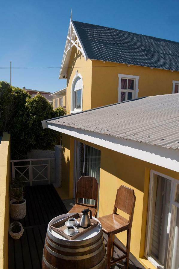Alte Villa Gästehaus Lüderitz Exterior foto